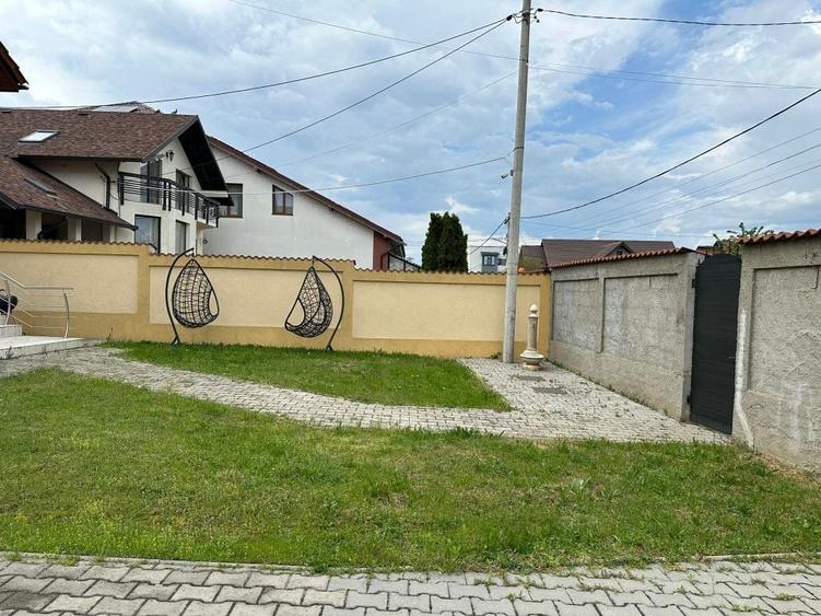 Casă cu 4 camere în Geamăna