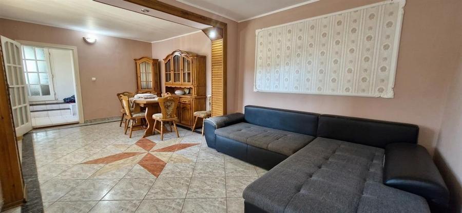 Casă cu 4 camere cu Teren 688 Mp în Lugașu de Jos