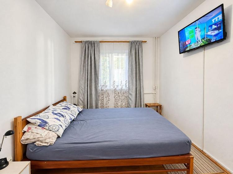 Apartament cu 2 camere semidecomandat, mobilat în Lipovei