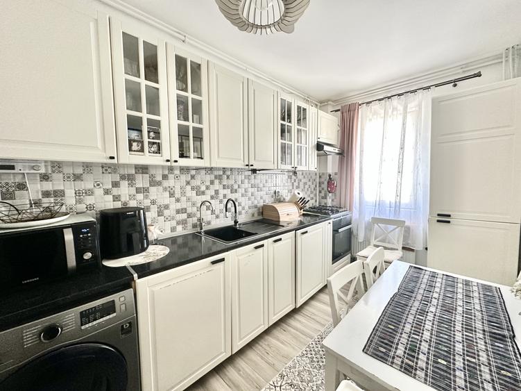 Apartament cu 4 camere decomandat, mobilat în Calea Urseni