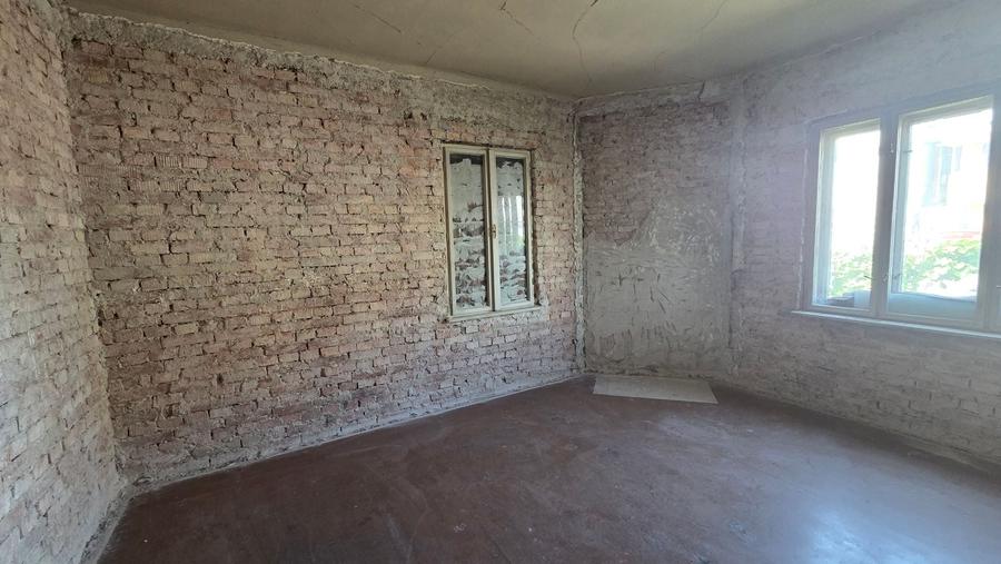 Casă individuală cu 8 camere cu Canalizare în Gară