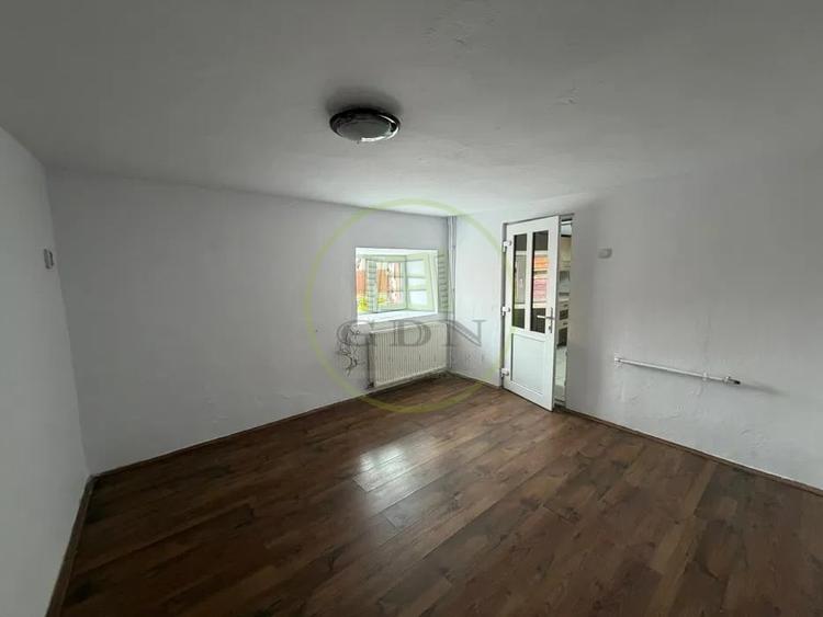 Casă individuală cu 3 camere cu Canalizare în Trei Stejari