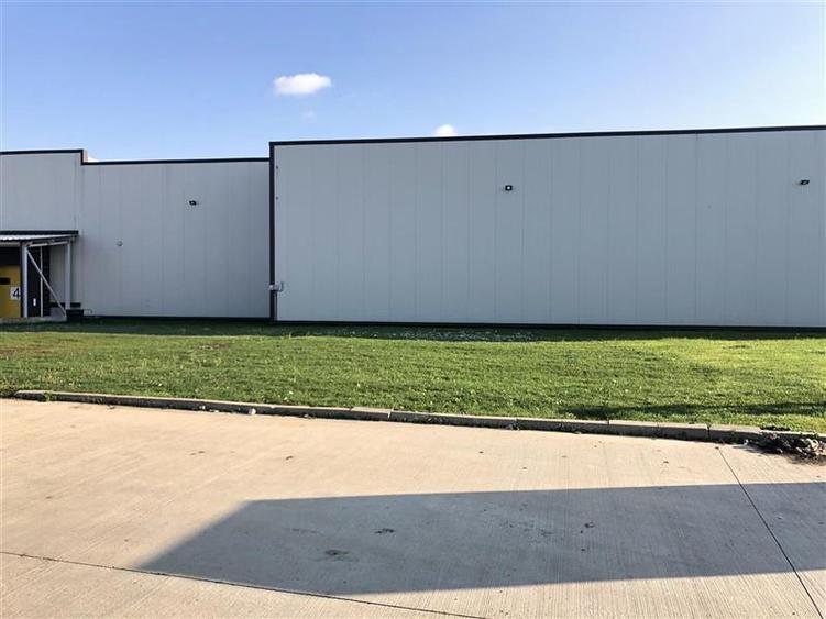 Spațiu industrial, de 1,500 mp, în Chiajna