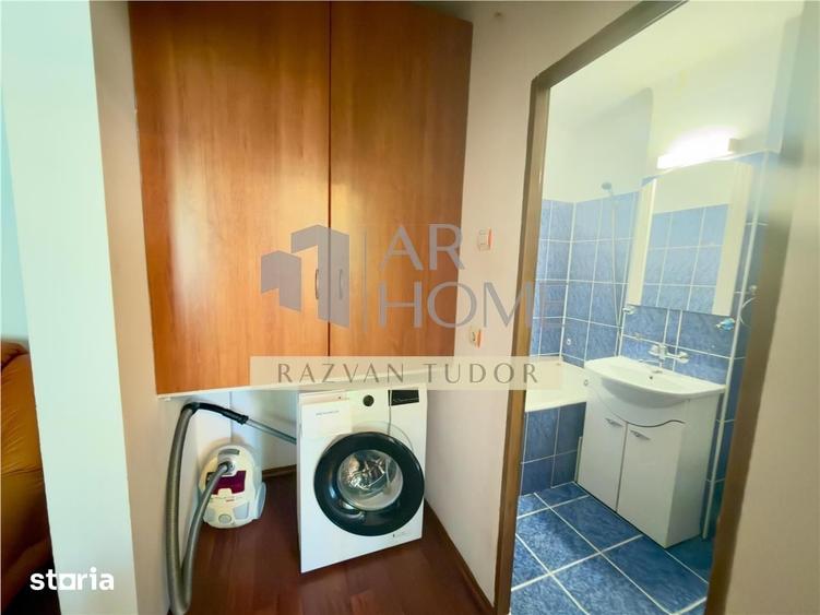 Apartament cu 3 camere semidecomandat în Mihai Bravu