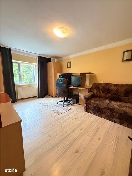 Apartament cu 2 camere decomandat în Răcădău