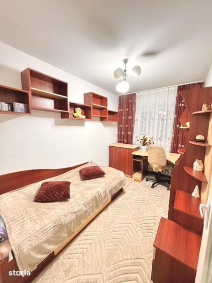 Apartament cu 3 camere decomandat în Decebal