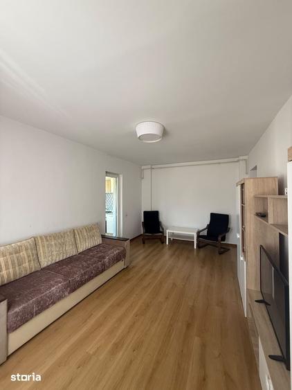Apartament cu 2 camere decomandat în Roșu