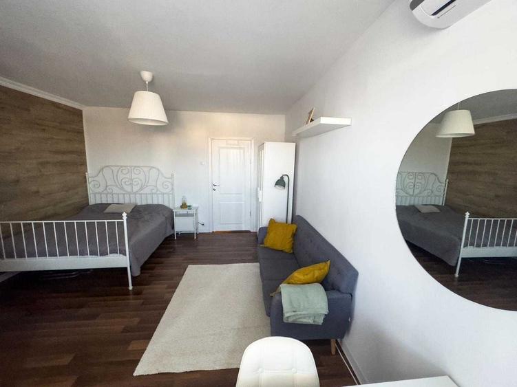 Garsonieră decomandată în Costin Georgian