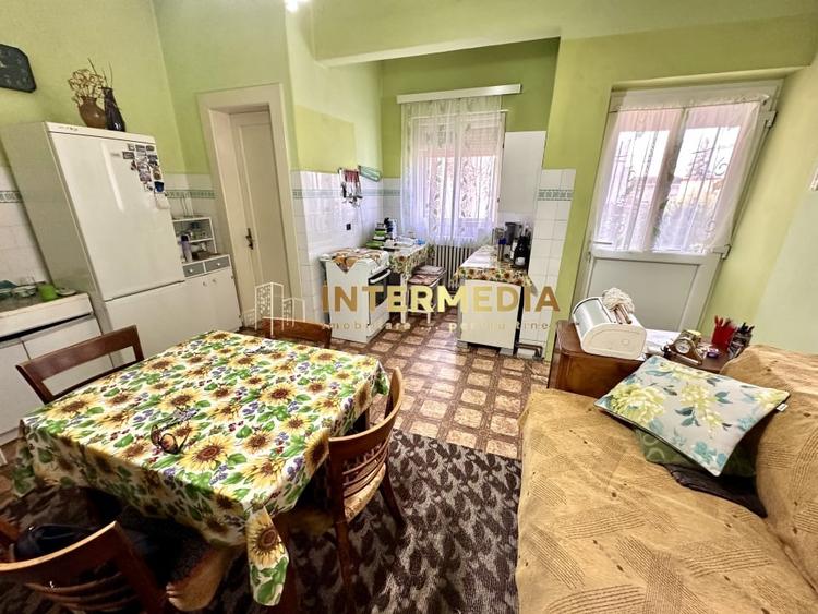Apartament cu 3 camere decomandat, mobilat în Central