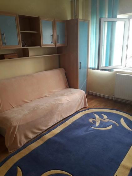 Inchiriez ap 2 camere zona Gara, et1, cu centrala termica proprie - 2