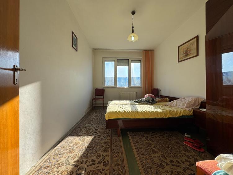 Apartament cu 2 camere decomandat în Ozana