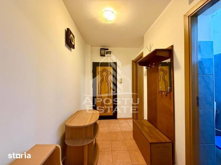 Apartament cu 3 camere semidecomandat în Dacia