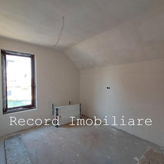 Casă individuală cu 4 camere cu Teren 300 Mp în Apahida