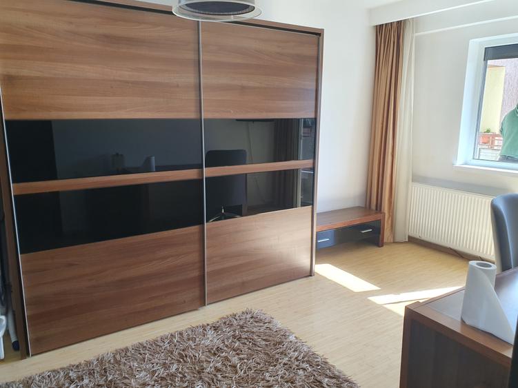 Apartament cu 2 camere decomandat în Drumul Taberei
