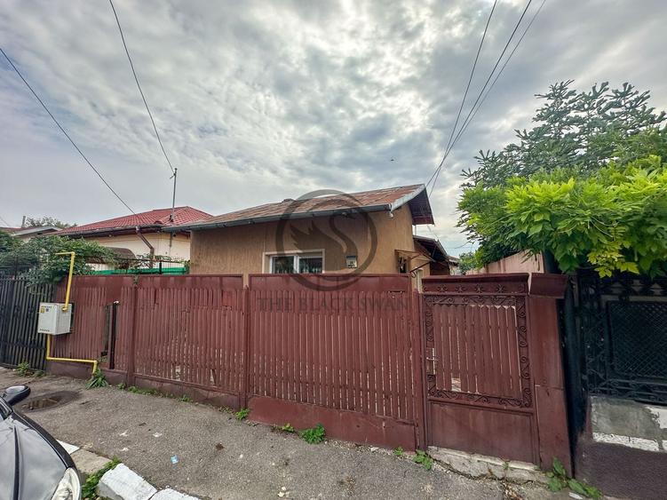 Casă individuală cu 3 camere cu Canalizare în Nord-Est