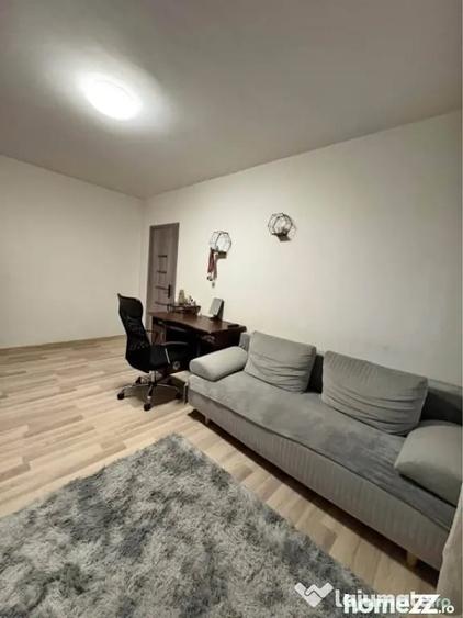 Apartament cu 2 camere semidecomandat în Calea București