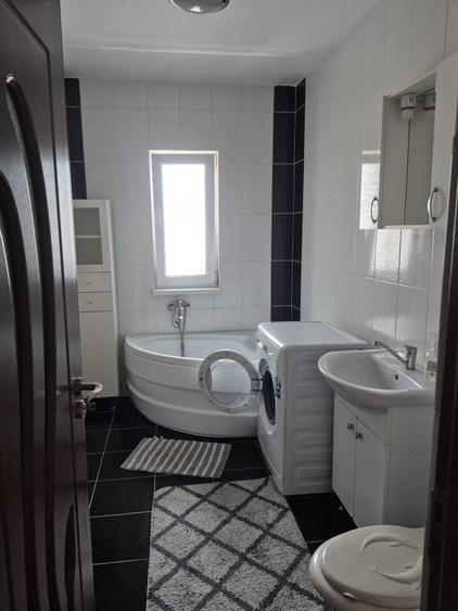 Apartament cu 2 camere semidecomandat în Berceni