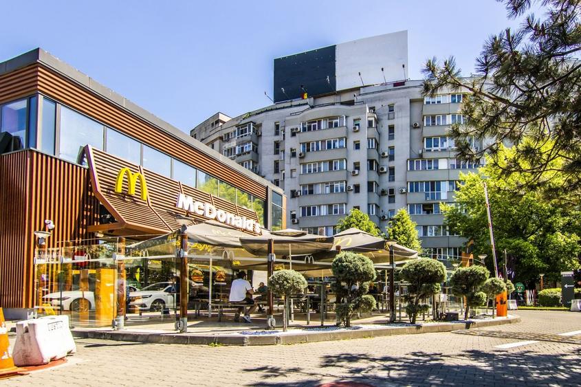 Apartament cu 3 camere decomandat în Dristor