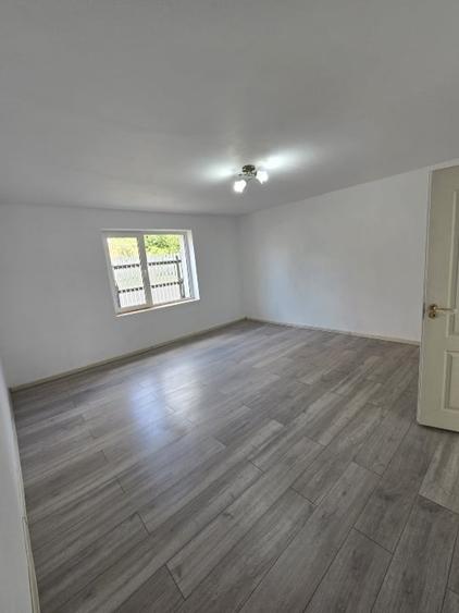 Casă individuală cu 2 camere cu Teren 760 Mp în Central
