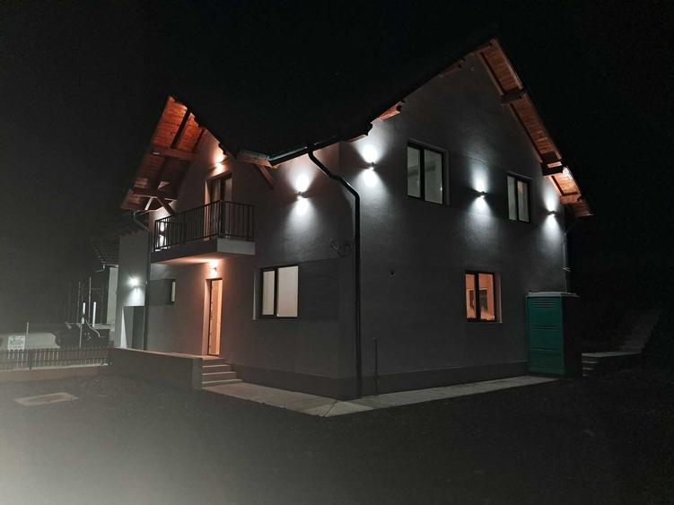 Casă cu 4 camere în Popești
