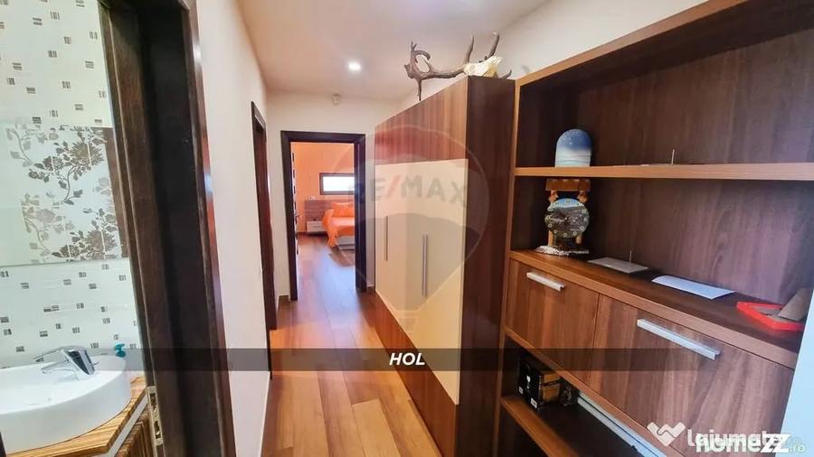 Casă cu 4 camere cu Teren 3657 Mp în Buzești
