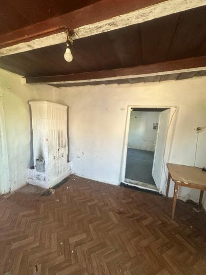 Casă individuală cu 3 camere cu Teren 5000 Mp în Plopeni