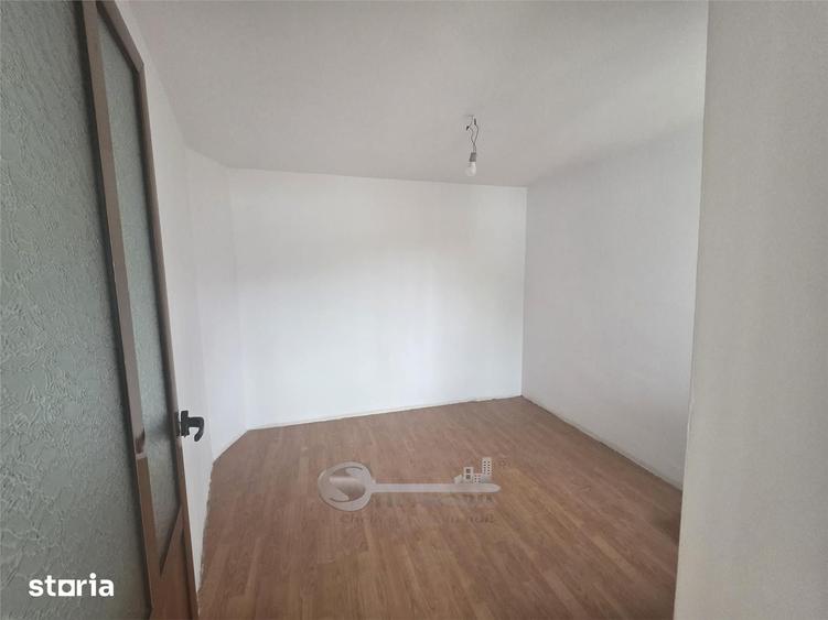 Apartament cu 3 camere decomandat în Holboca