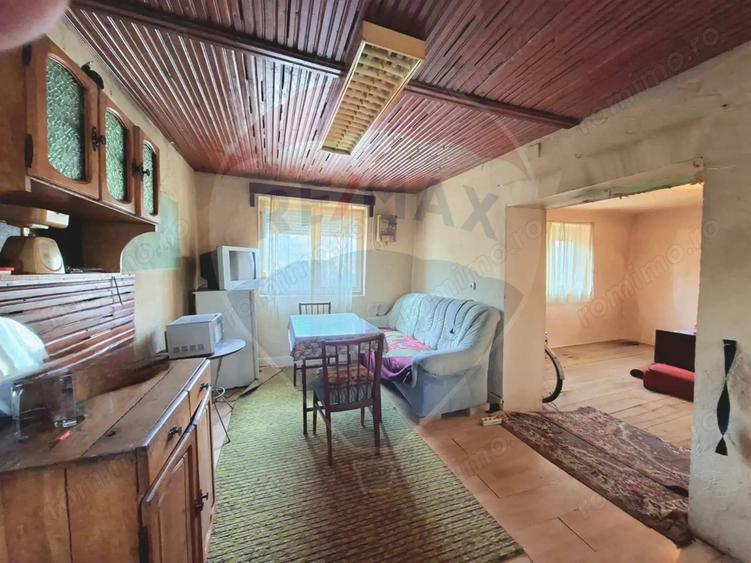 Casă cu 2 camere cu Teren 929 Mp în Vladimirescu
