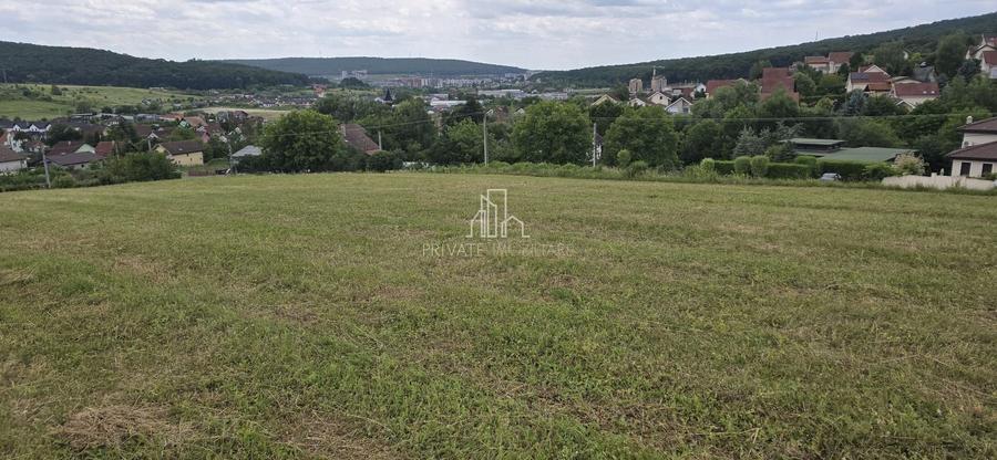 Teren Construcții intravilan de 500 mp, în Livezeni