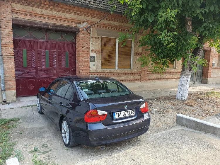 Casă cu 7 camere cu Teren 900 Mp în Central