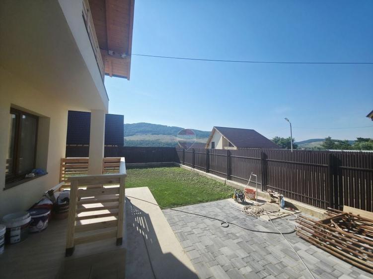 Casă individuală cu 4 camere cu Teren 550 Mp în Calea Romanului