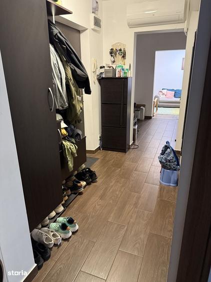 Apartament cu 4 camere în Berceni