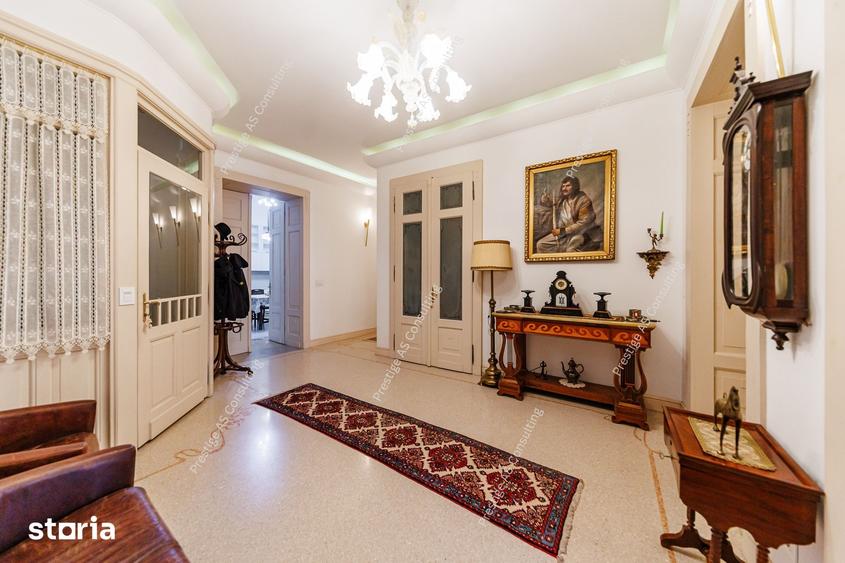 Apartament cu 4 camere în Central