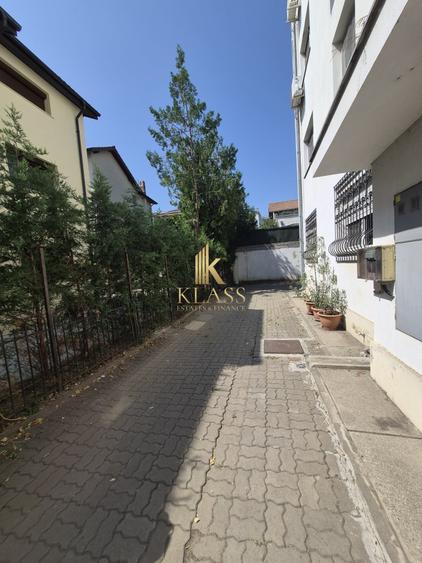 Apartament cu 4 camere decomandat în Herăstrău