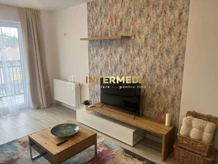 Apartament cu 3 camere decomandat, mobilat în Central
