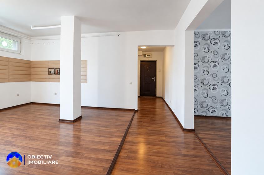 Apartament cu 4 camere decomandat în Precista