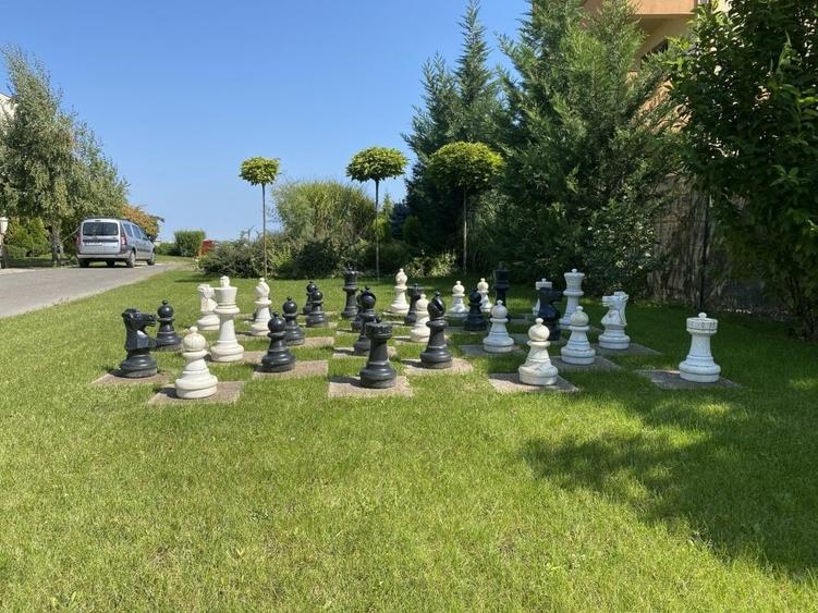 Casă cu 6 camere cu Canalizare în Militari
