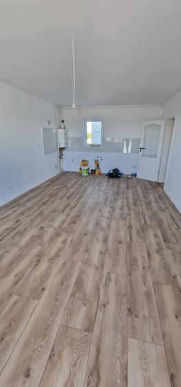 Apartament cu 2 camere decomandat în Străulești