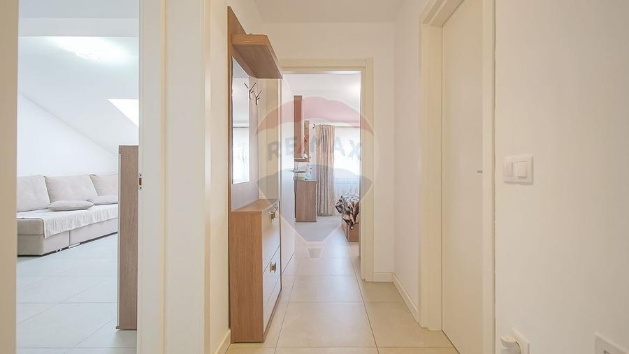 Apartament cu 3 camere decomandat, mobilat în Tractorul