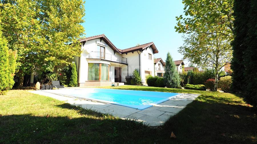 Casă individuală cu 6 camere cu Piscina în Iancu Nicolae