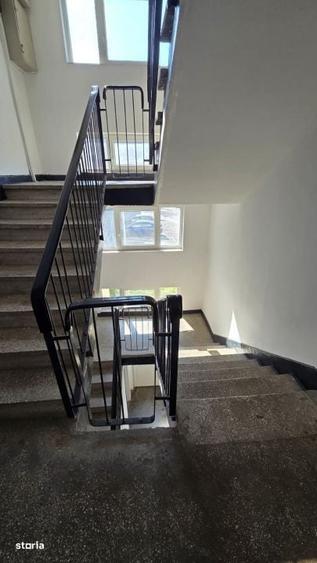 Apartament cu 3 camere decomandat în Micro 17