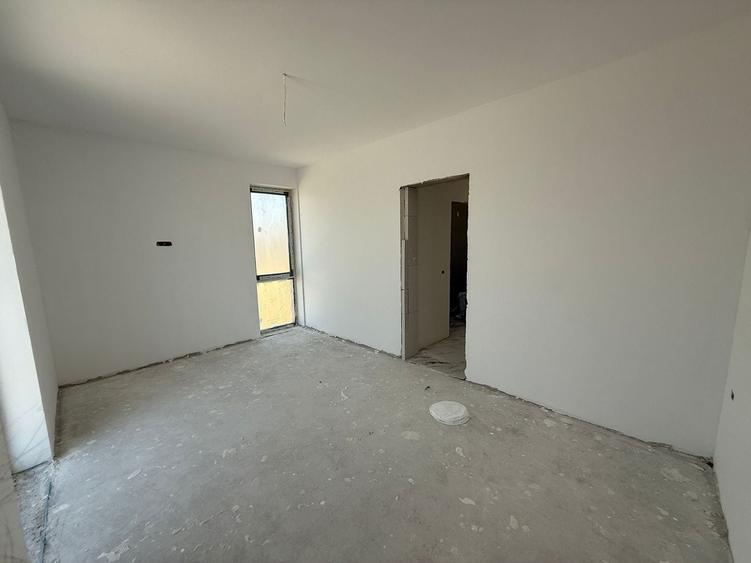 Apartament cu 2 camere decomandat în Girocului