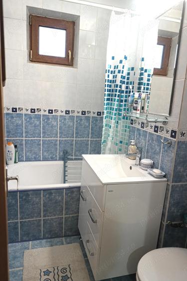 Apartament cu 5 camere decomandat, mobilat în Aurel Vlaicu