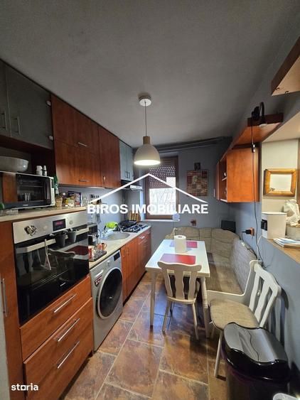 Apartament cu 2 camere semidecomandat în Calea București