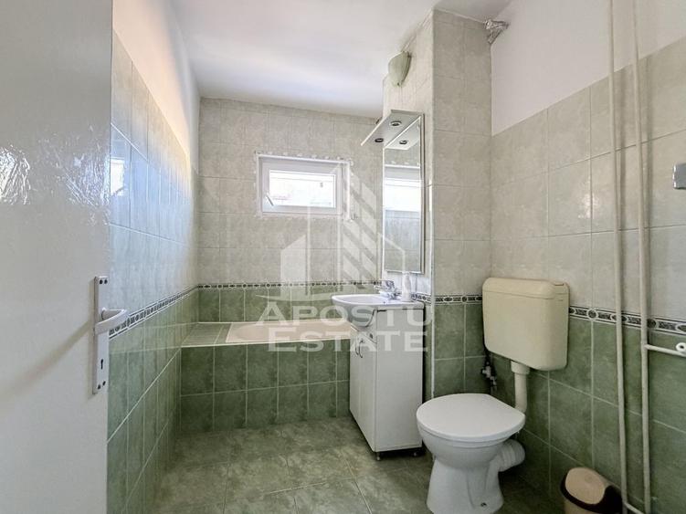Apartament cu 3 camere decomandat, mobilat în Central