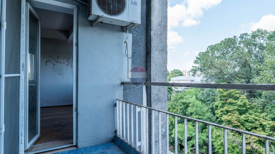 Garsonieră decomandată în Regina Elisabeta