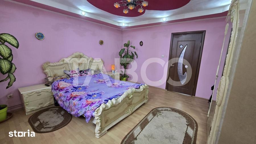 Casă cu 4 camere cu Teren 845 Mp în Roșia