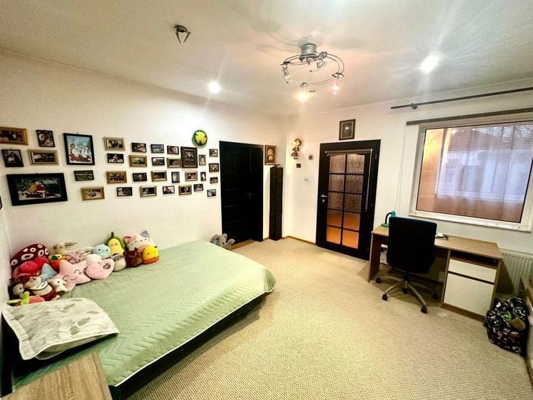 Casă cu 6 camere cu Teren 1000 Mp în Aradul Nou