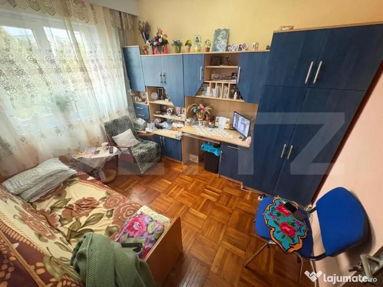 Apartament cu 3 camere decomandat în Minerul
