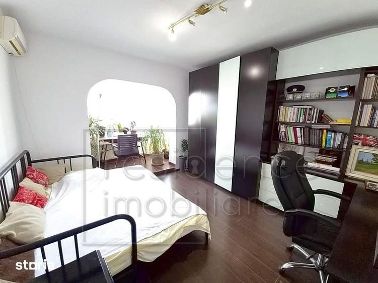 Apartament cu 4 camere decomandat în Plopilor